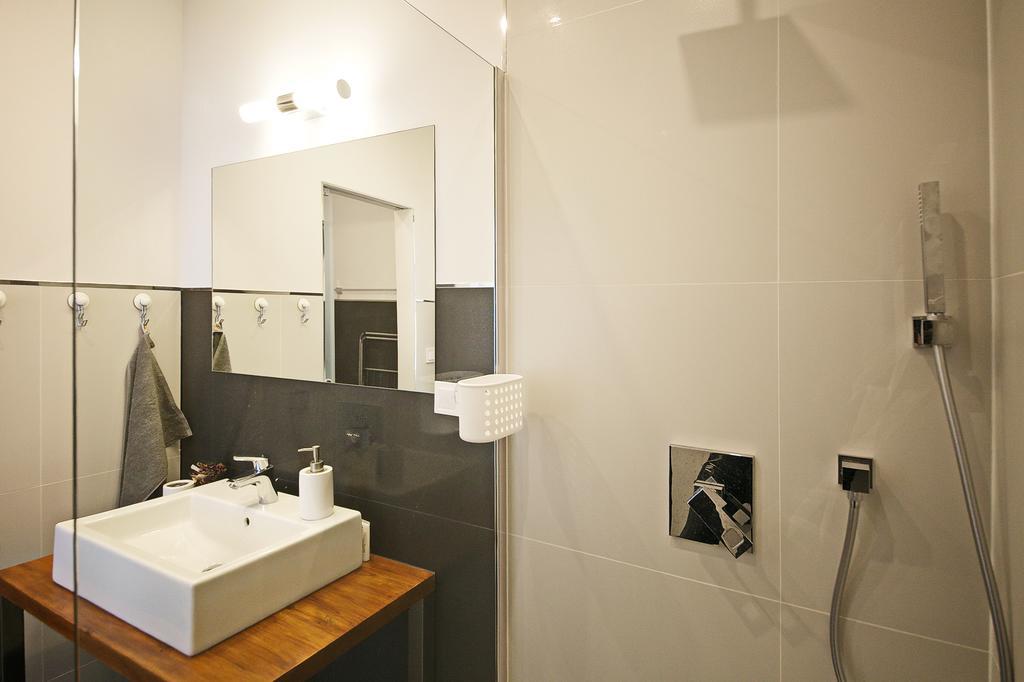 Luxury Center Apt. Charles Bridge Walking Distance ปราก ภายนอก รูปภาพ