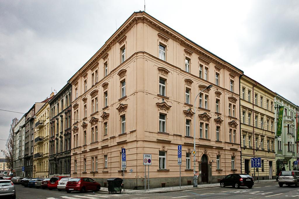 Luxury Center Apt. Charles Bridge Walking Distance ปราก ภายนอก รูปภาพ